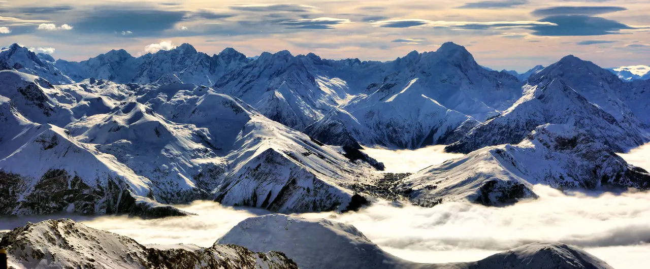 La mer de nuages sous les sommets, vue depuis le domaine des 2 Alpes
